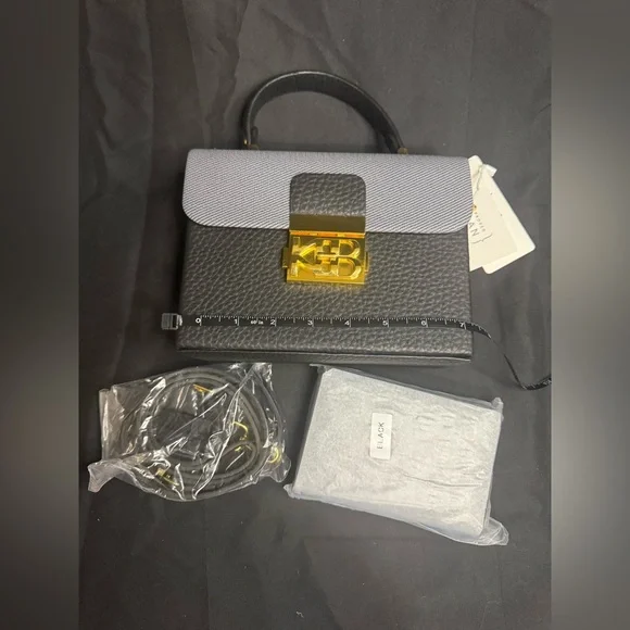 Elegant Gray and Black Handbag - Picture 5 of 6